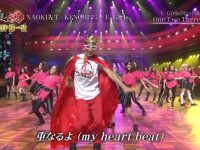 日本综艺中的红小熊猫实在是太可爱了，连明星都难以抗拒