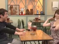 日本最具人气的唱歌选手,获百万综艺奖金,成为焦点人物