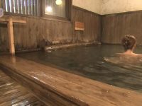 热闹的汤之都:跟随《温泉行不行》22 走南闯北